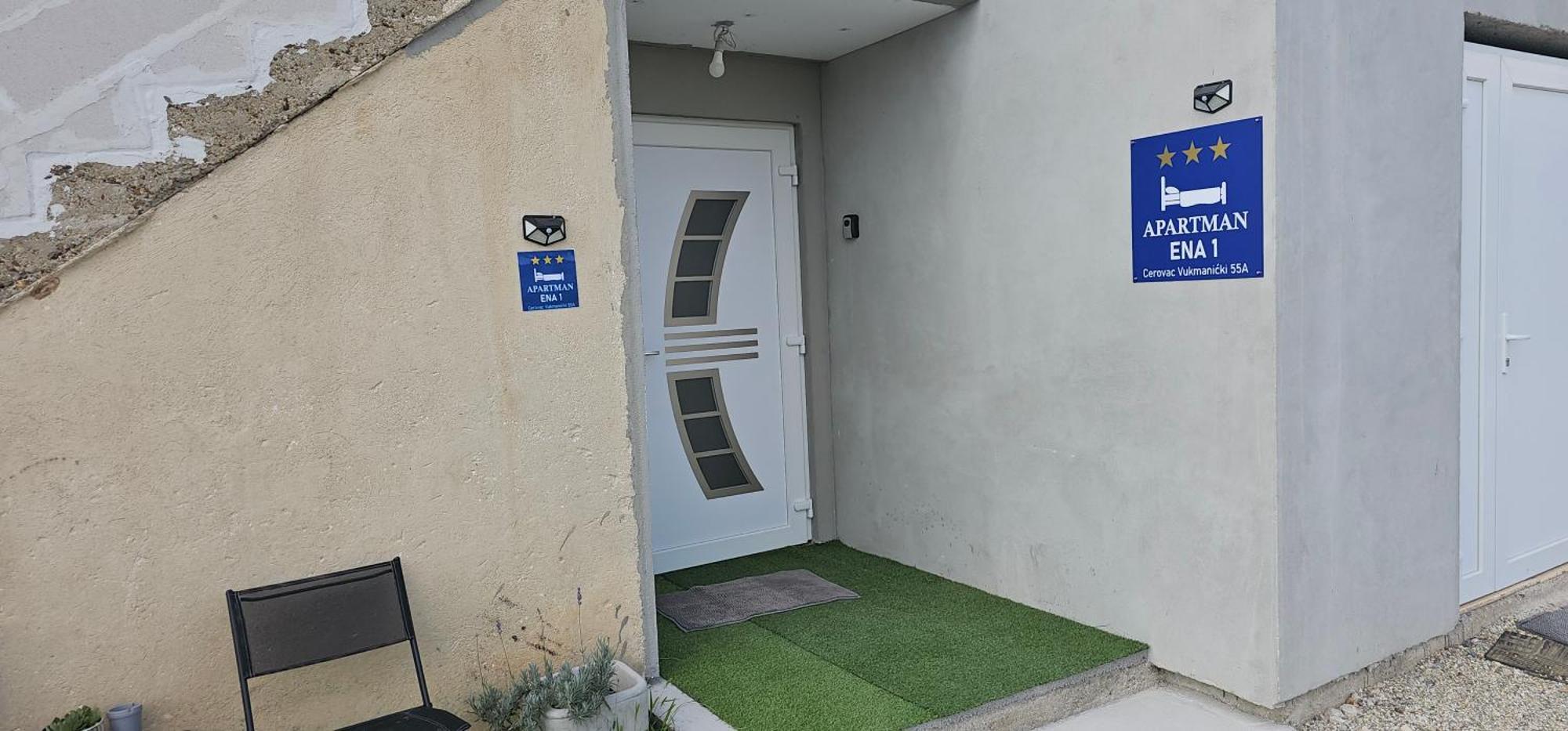 דירות קארלובץ Ena1 & Ena2 -Big Free Parking מראה חיצוני תמונה